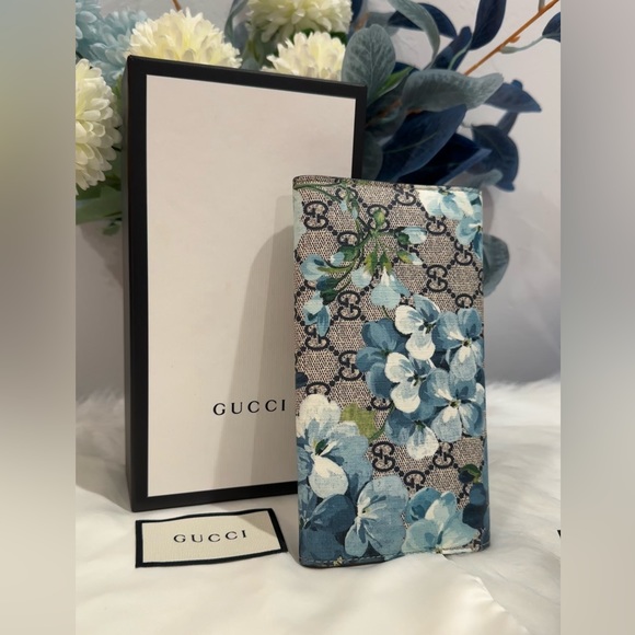 Like New GUCCI GG Supreme Blooms Wallet w Box & Dustbag - Picture 12 of 16